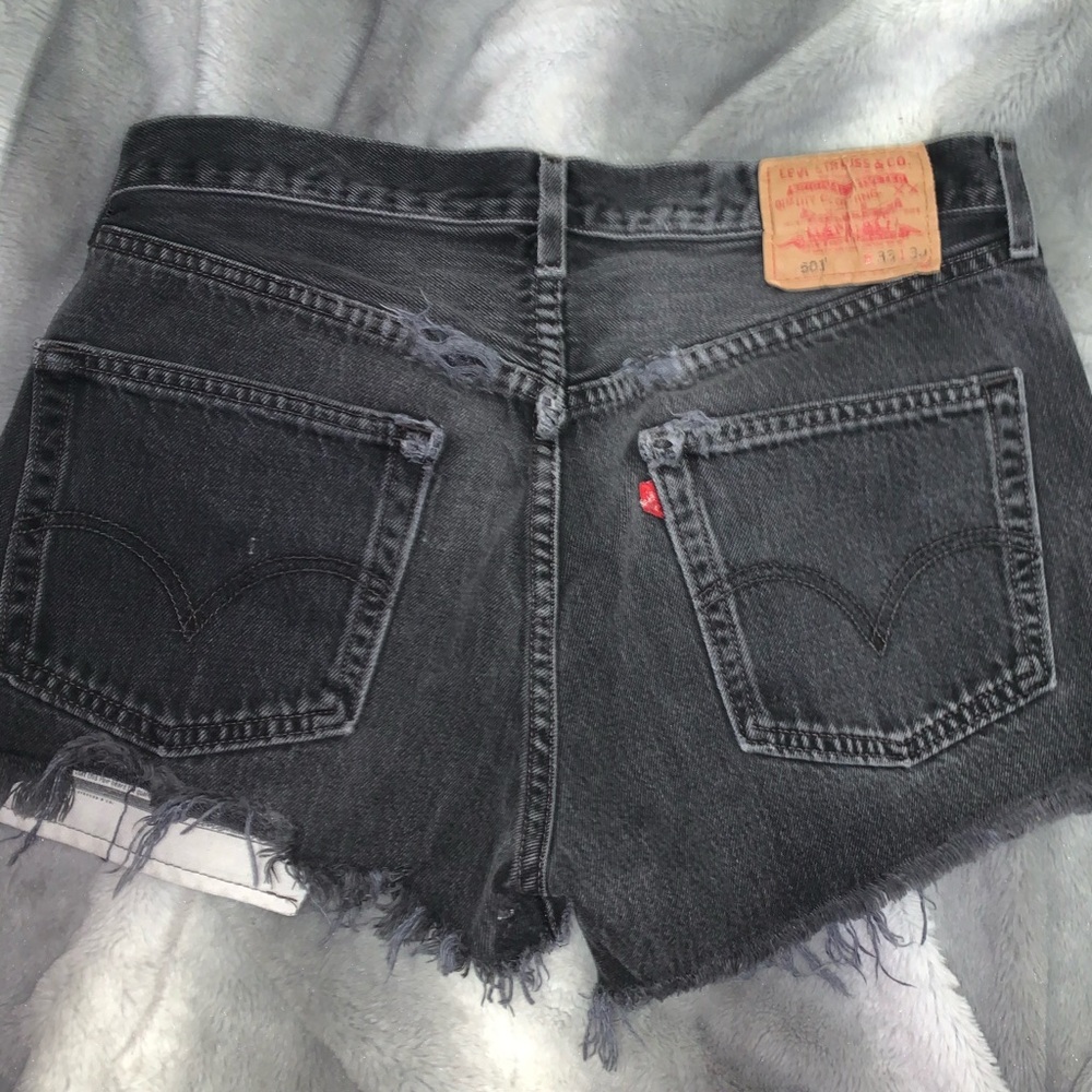 Levi black cutoff shorts